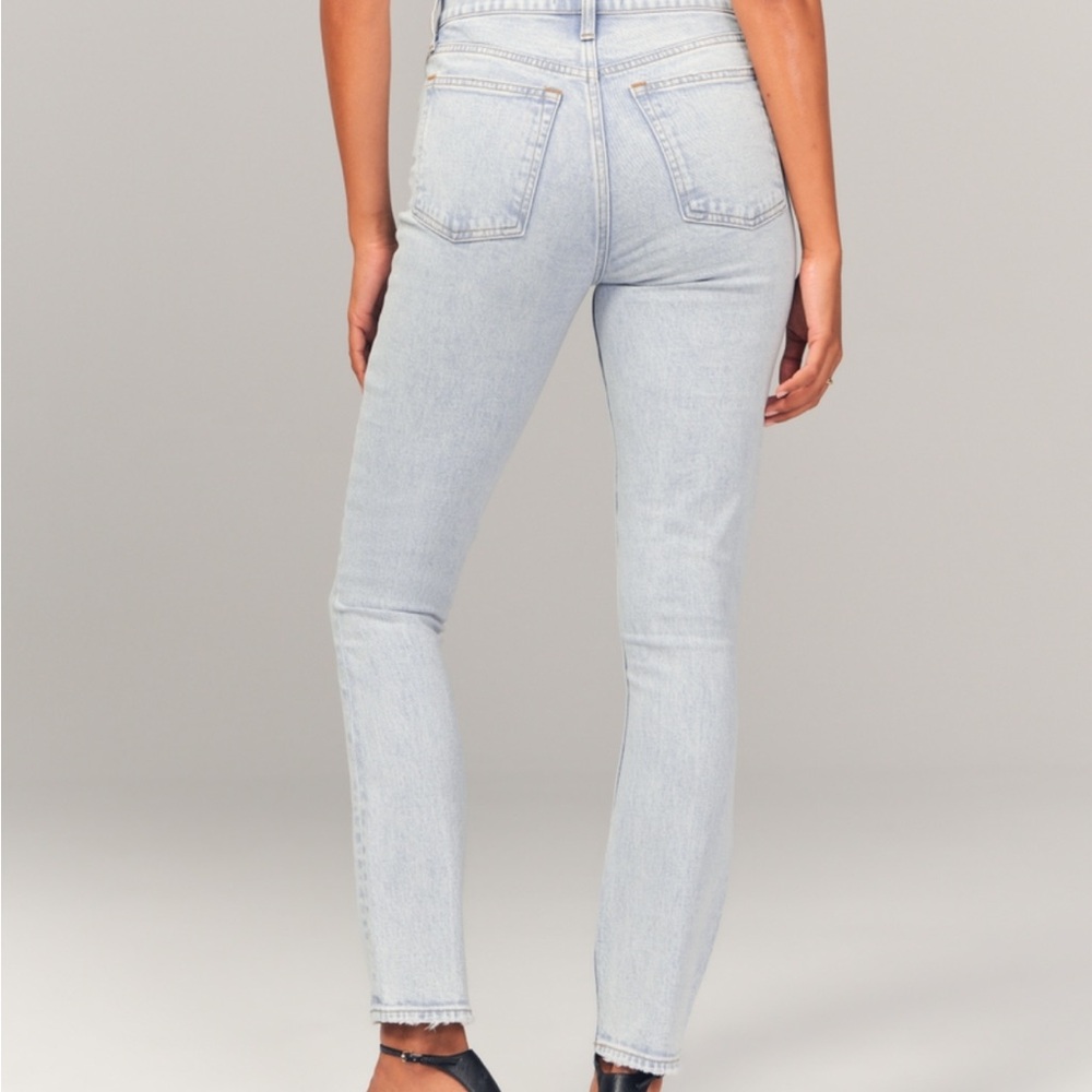 A&F Skinny High Rise - Picture 2 of 6
